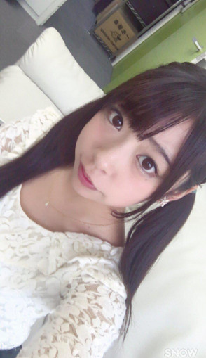 사키사카 카렌 (Karen Sakisaka . 咲坂花恋) 1