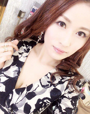 타카시마 유이카 (Yuika Takashima . 高嶋ゆいか) 1