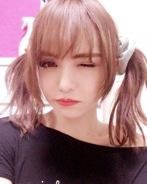 츠키시마 안나 (Anna Tsukishima . 月島杏奈) 1